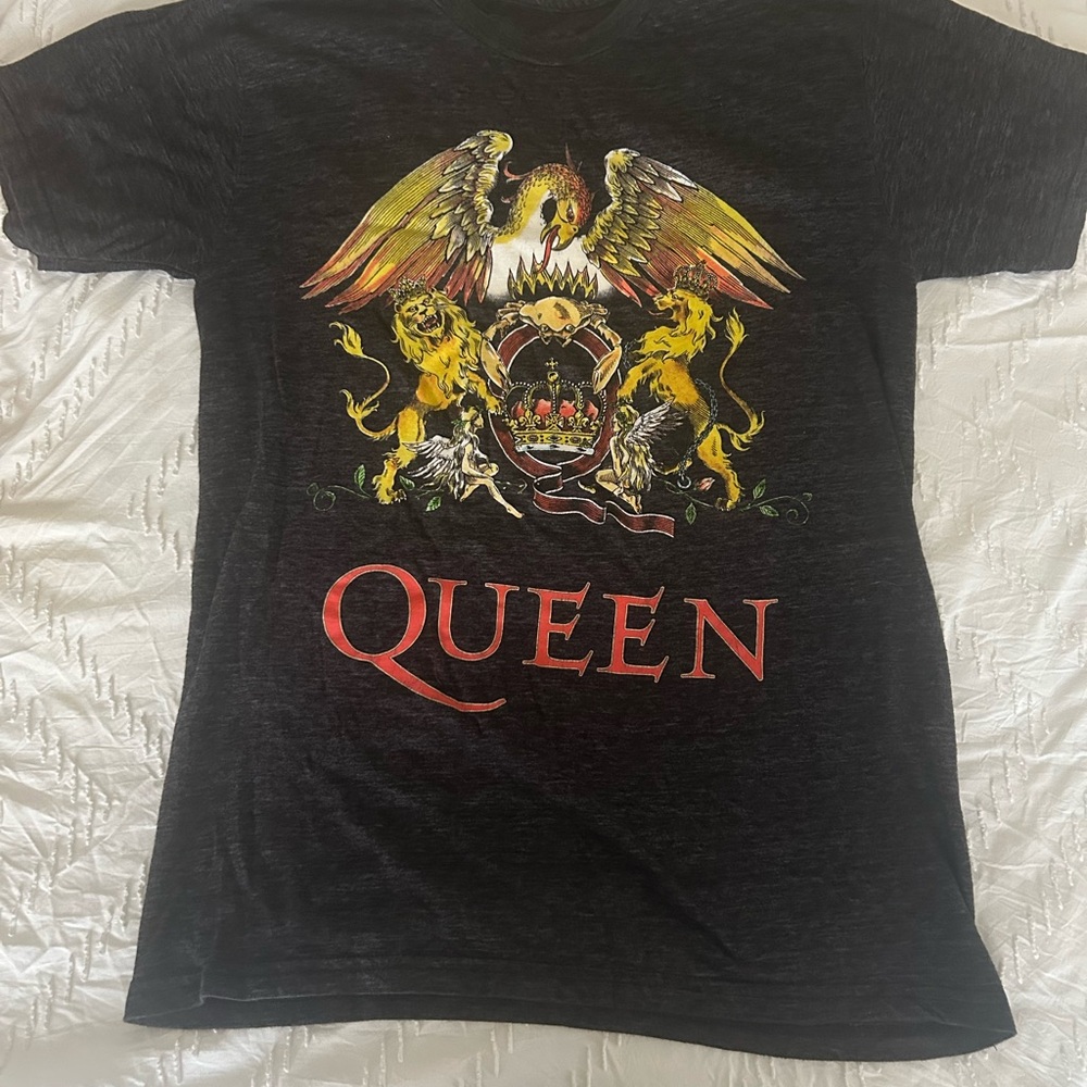 Que Dark Gray T-Shirt